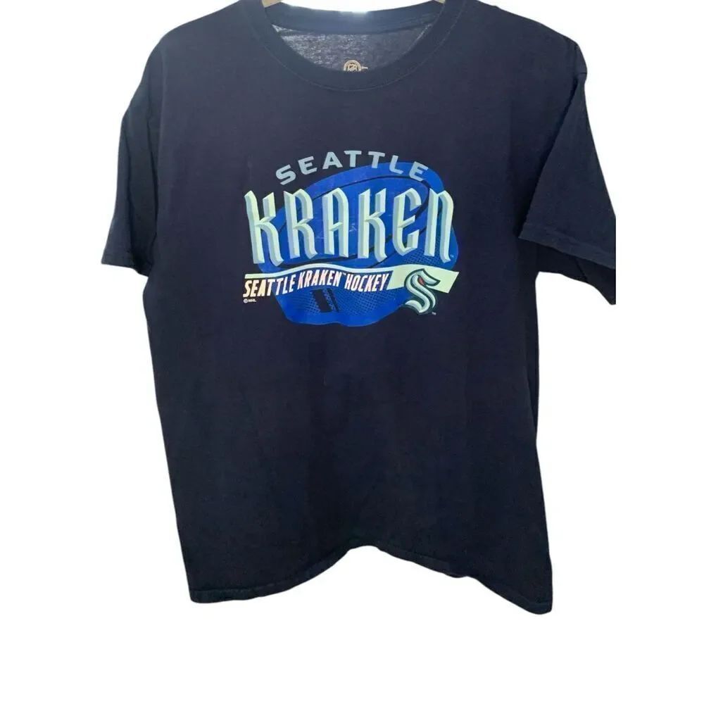 Seattle Kraken Shirt Men Large Blue Short Sleeve Hockey NHL Short Sleeve Tee